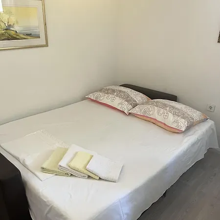 Διαμέρισμα Adriana *